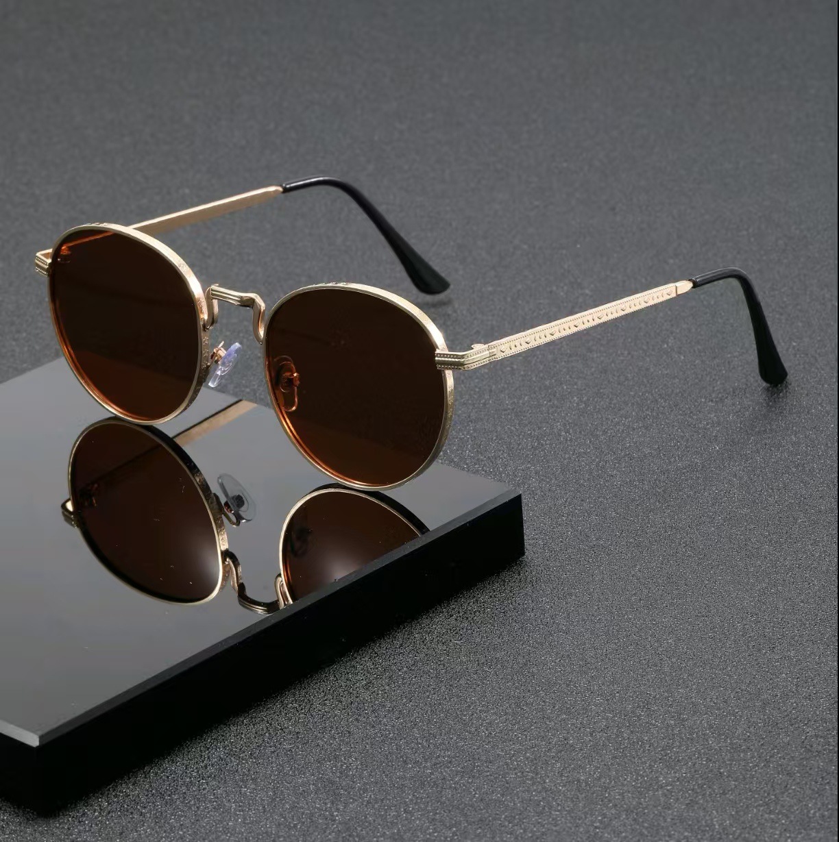 Fashion Classic Round Sunglass - Designer Sunglasses recension och pris